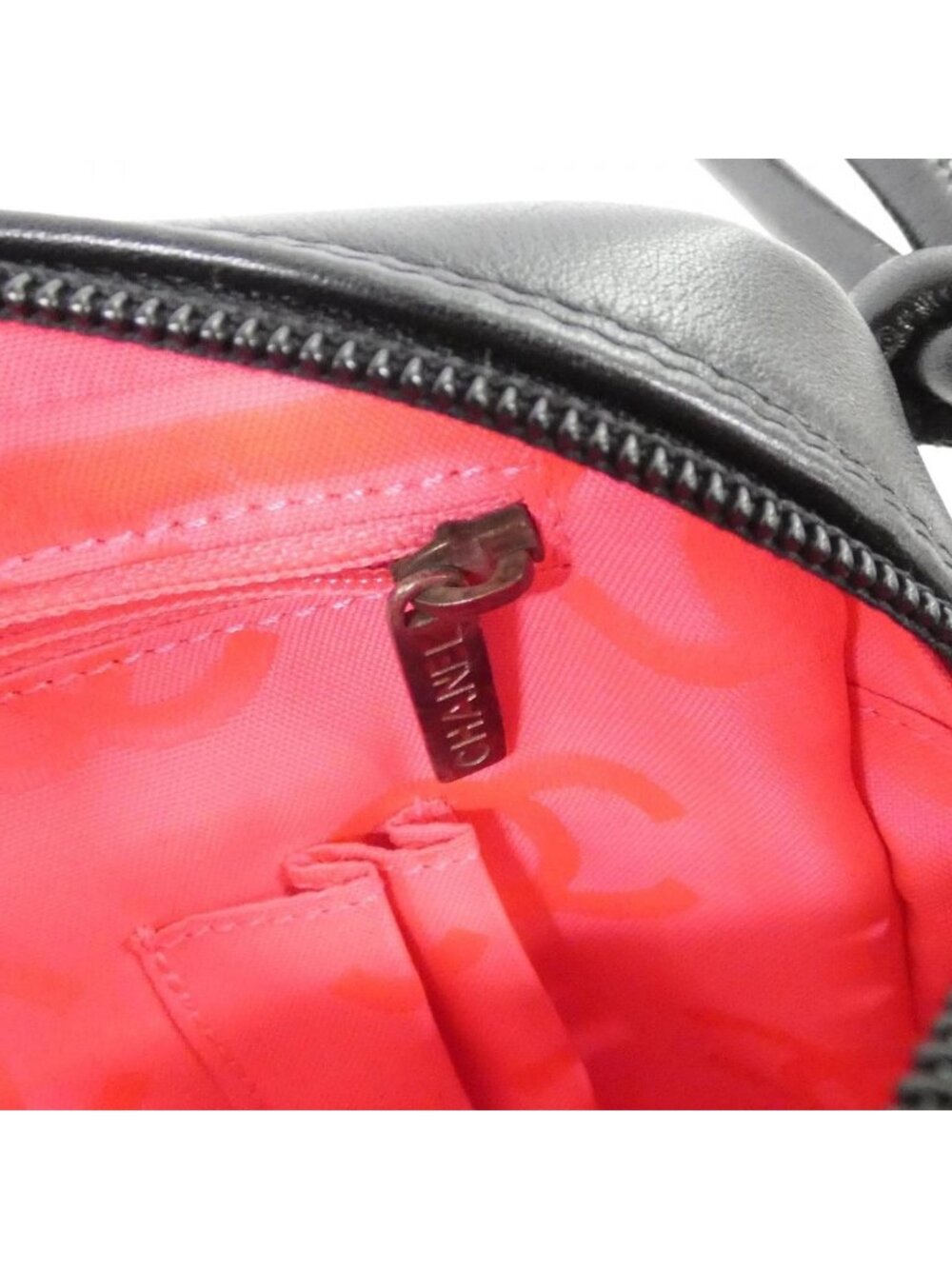 Chanel Cambon Line Shoulder - Picture 10 of 10